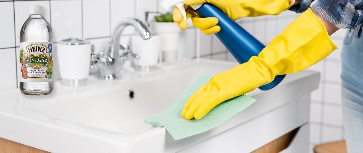 5 Fresh Ways to Clean Your Bathroom with Vinegar
