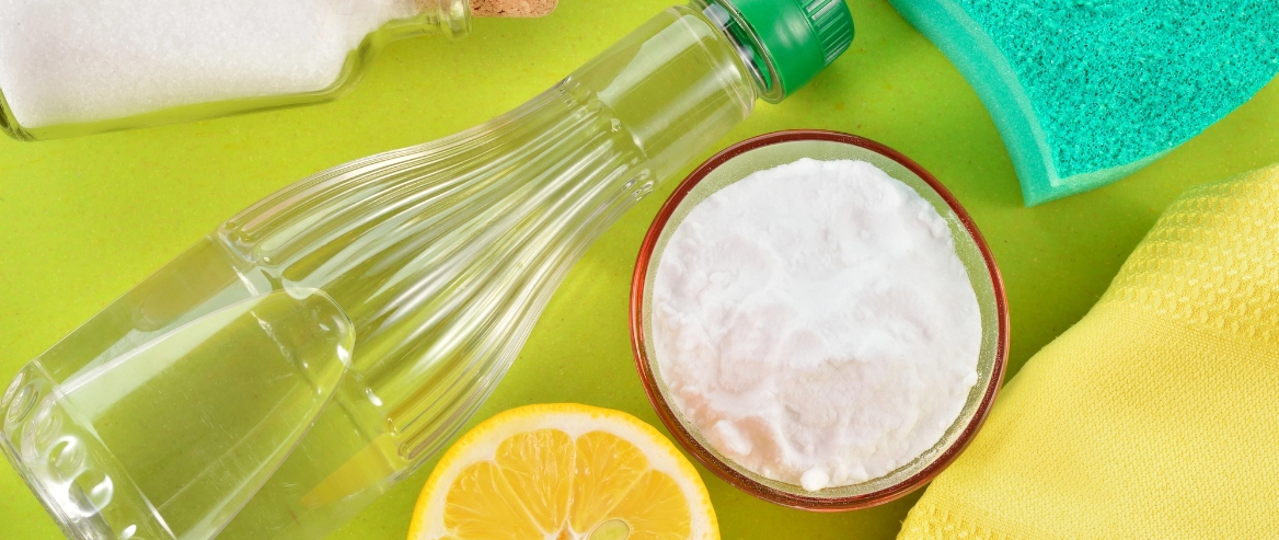 4 Amazing Tips for Cleaning with White Vinegar