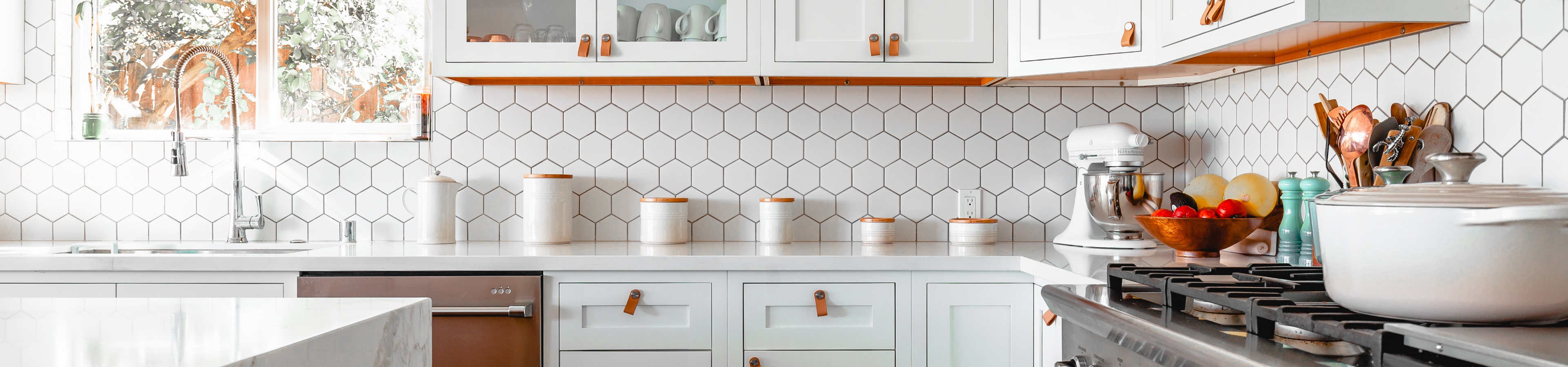 6 Easy Steps to Giving Your Kitchen a Modern Makeover