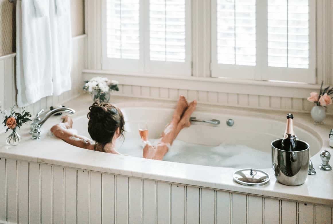 7 Steps to Make Your Bathtub Sparkle