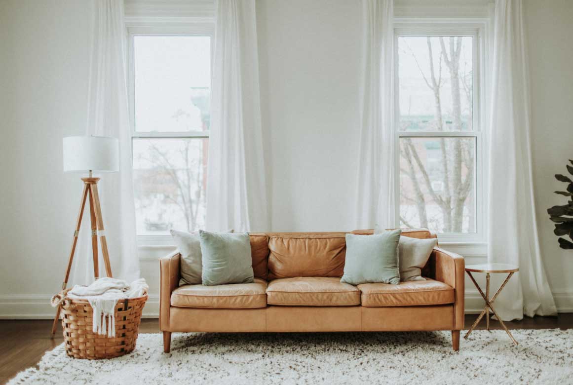 Declutter Your Loungeroom in 7 Minutes